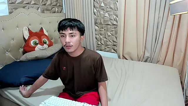 roberthugecock 在線直播表演