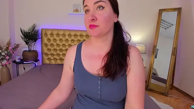 TrishaDarks Chat XXX in diretta