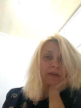 Živý XXX chat MiaLove183