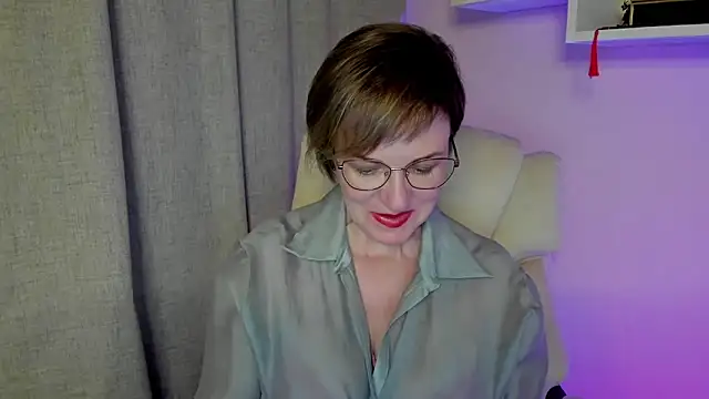 feliziaDesire Chat XXX in diretta