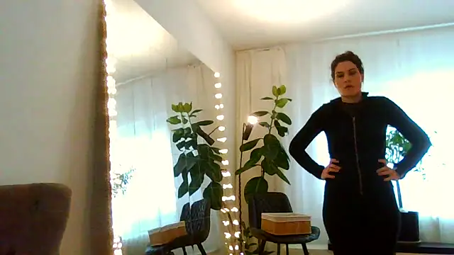 Ms-Lust1- Adlı Modelin Canlı XXX Sohbeti