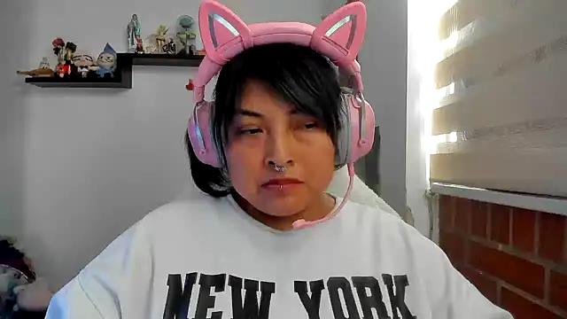 Chat XXX en directo de Shaddycute_