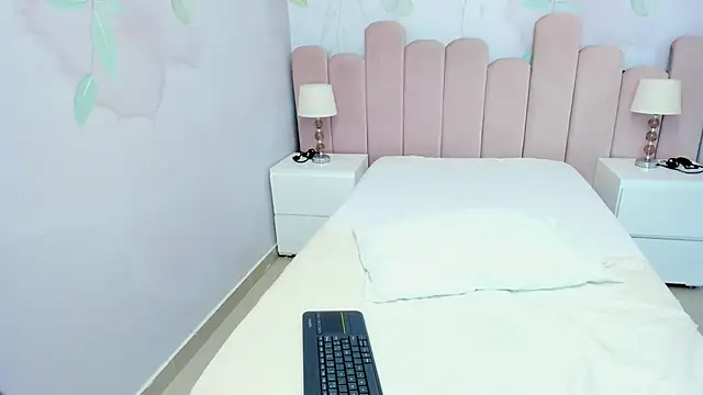 doll_skinny18 Adlı Modelin Canlı XXX Sohbeti
