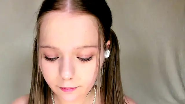 MelMooon's Live XXX Chat