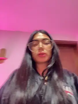 Chat +18 de Mia_222 ao vivo