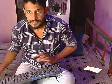 HotXKrish 在線直播表演