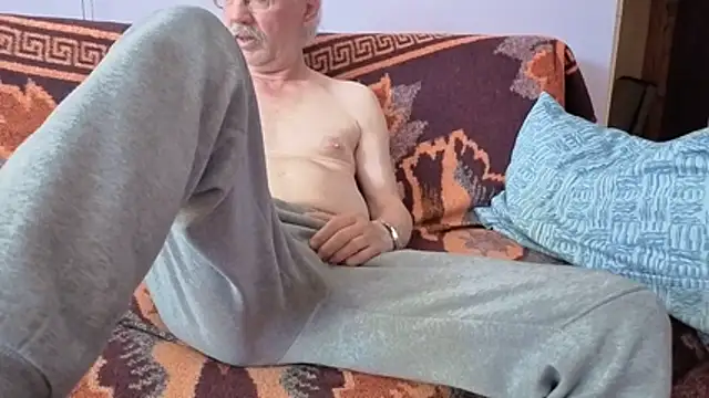 cumloverboyxx69's Webcam Show