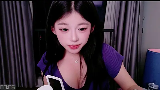 XXX chat uživo modela MiMi-Loveyou