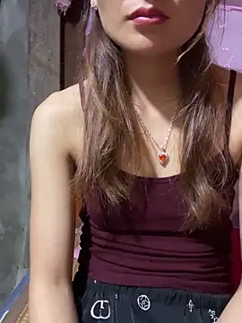 Mimi_pussy 即時 XXX 聊天
