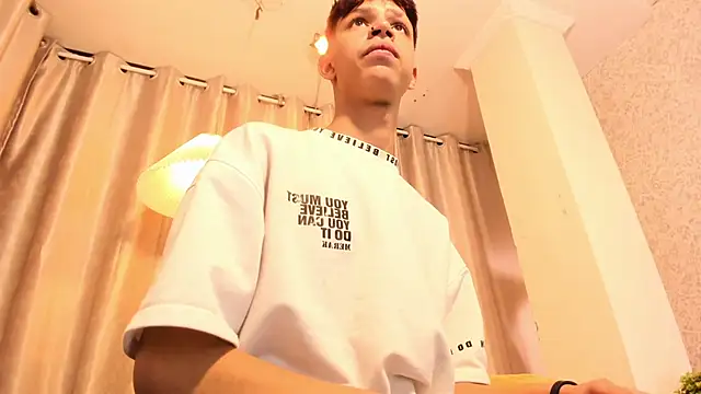 Ethan_qop – Naživo XXX chat