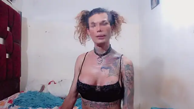 Pokazy przed kamerką – ana_tsxxx