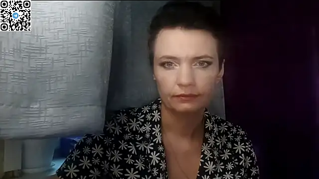 HotMamaQueen234's Live XXX Chat