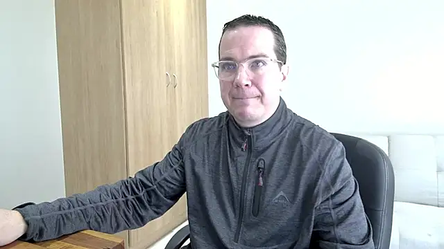 BrettJ81 在線直播表演