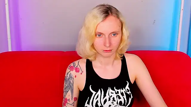 LikiLipsn Live XXX chat