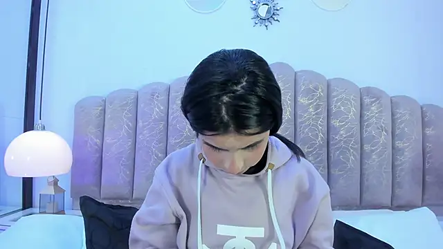 Channel_sofia élő XXX-chatje