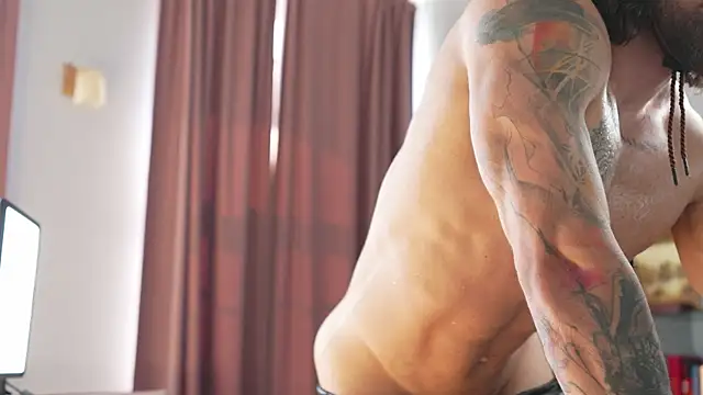 Karlos_Ripped_ Adlı Modelin Web Kamerası Şovu