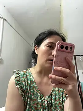 buusoom Adlı Modelin Canlı XXX Sohbeti