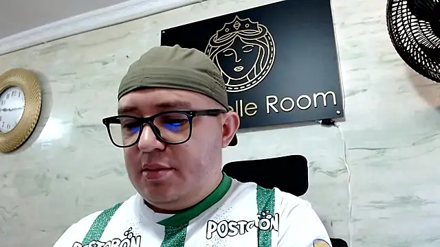 maximo_daddy 即時 XXX 聊天