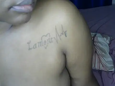 Spicequeen23 Live XXX-Chat