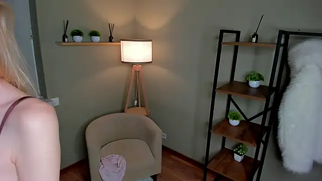 PlushyMood live XXX chat