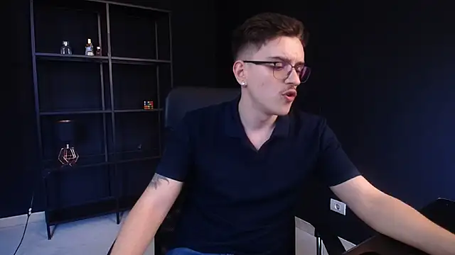 FelixStarkk's Live XXX Chat