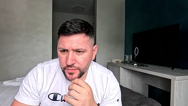 Gold_Alpha_Boy élő XXX-chatje
