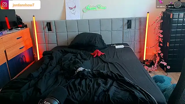 Онлайн чат XXX JordanShow