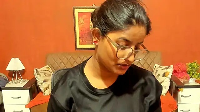 Show modela Jasmine_Jaey1 na web-kameri