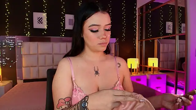 aria_bloomer's Live XXX Chat