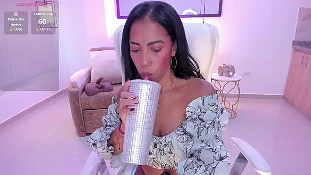 Shantaall_ Chat XXX in diretta