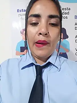 MAYE__13 Show Webcam