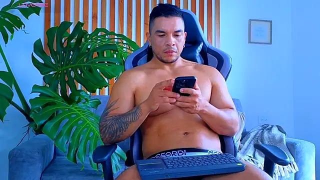 estebandelouis' Live XXX Chat