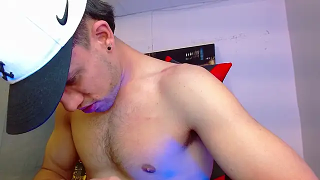 XXX chat uživo modela alexgiraldo__