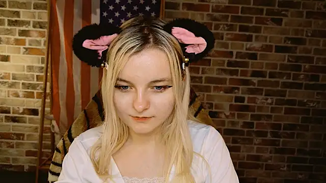 Angela_Bunny: απευθείας συνομιλία ΧΧΧ