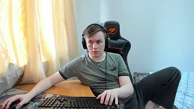 iliaskrislove's Live XXX Chat