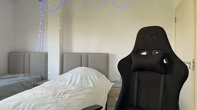 PrincesSsLilu Chat XXX in diretta