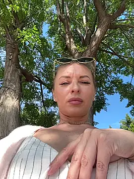 Show modela VikaBunny1 na web-kameri