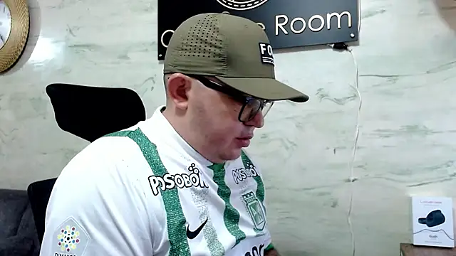 XXX chat uživo modela maximo_daddy