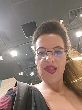 RebeccaNoble Adlı Modelin Canlı XXX Sohbeti