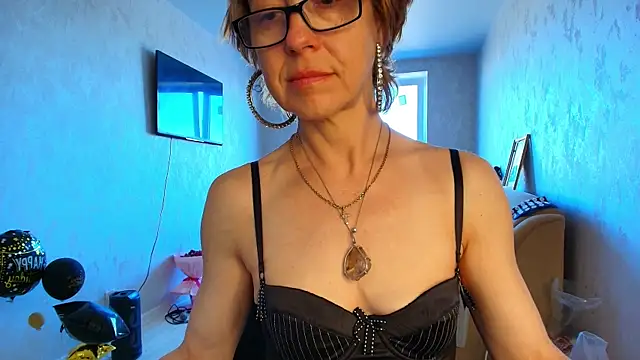 LioraWeiss Adlı Modelin Canlı XXX Sohbeti