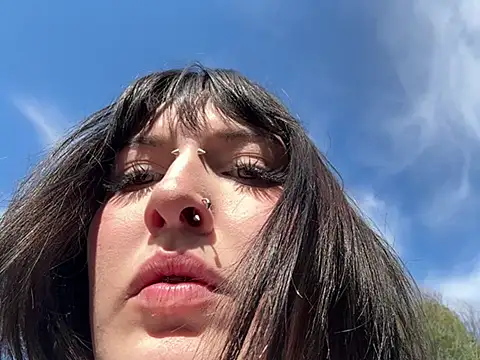 virusDoll's Live XXX Chat
