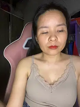 Ivy_Trix2's Live XXX Chat