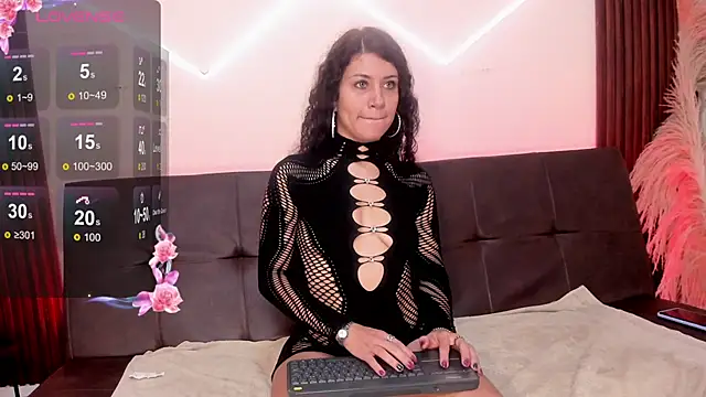 TaniaEyes' Live XXX Chat
