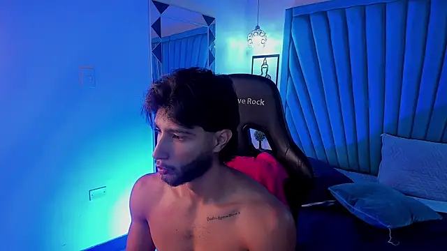 Emmet_CollinsJS Show in webcam