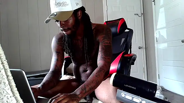 Czat XXX na żywo – TattedRasta2x0