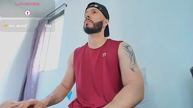 XXX chat uživo modela tommel_bailey