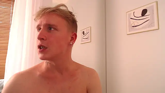 AlexxSweet Show in webcam