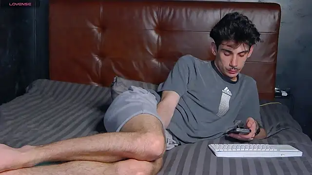 DanielCrush1 Adlı Modelin Canlı XXX Sohbeti