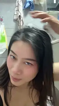 mo-mo-69 live XXX chat