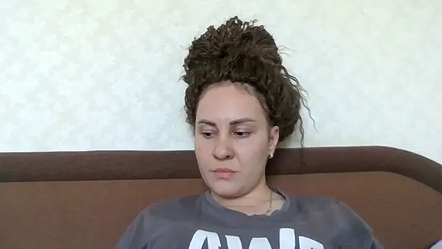 MeadowEyes Adlı Modelin Canlı XXX Sohbeti